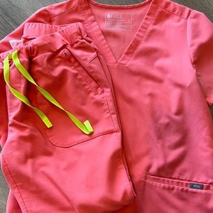 Figs scrubs